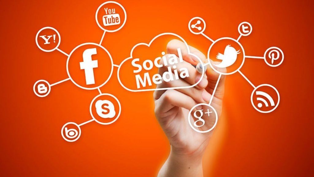 Ways To Become Popular On Social Media